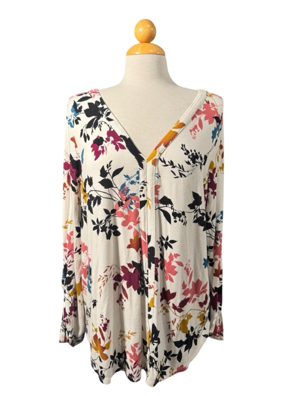 Apt. 9 Cream Long Sleeve V-Neck Floral Top